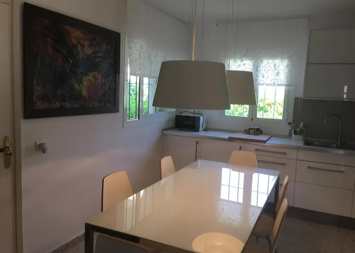 Mimosa Villa *